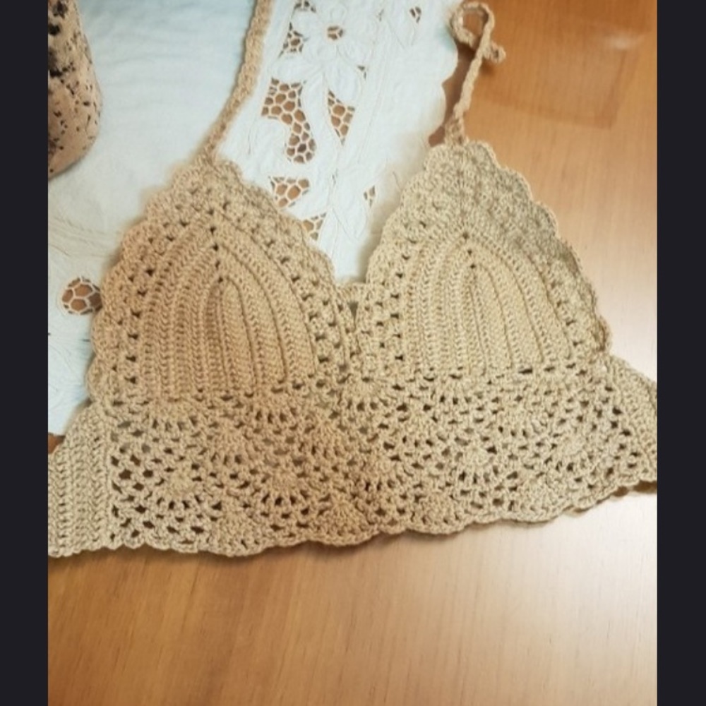 Beige Crochet Crop Top - Picture 2 of 3